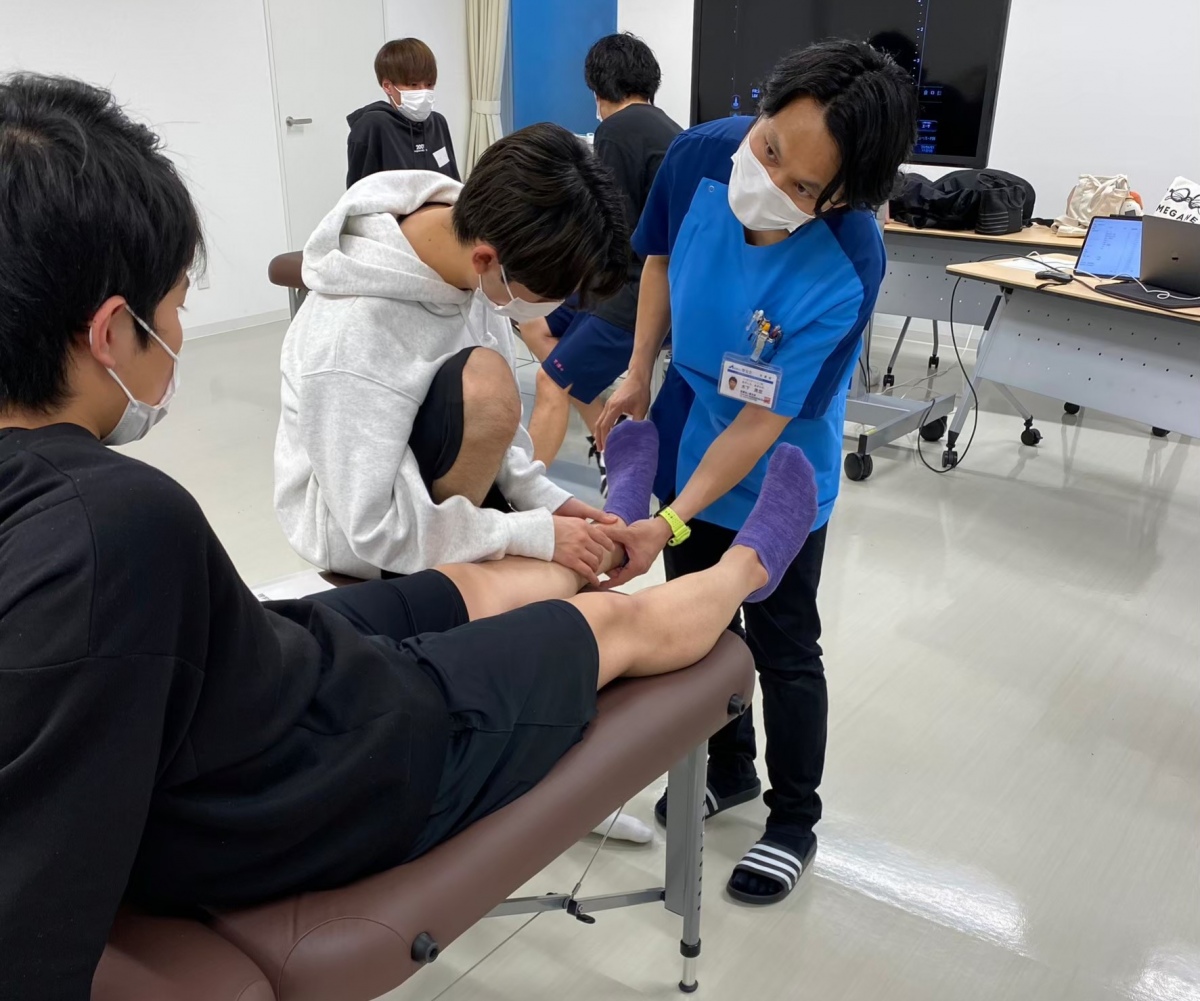 令和5年度 療法士専門研修 「触診：大腿～足部」 講師：木下晃宏・川口聖史の写真・2
